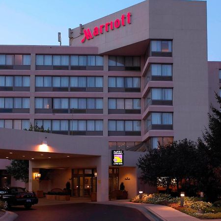 ดีทรอยต์ แมริออท ลิโวเนีย Hotel ภายนอก รูปภาพ