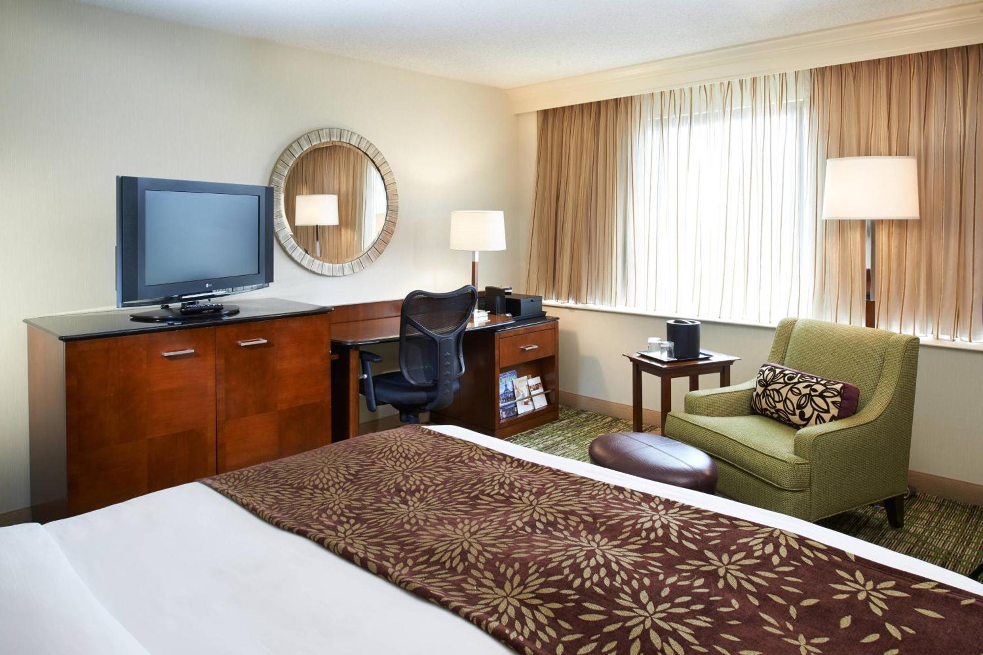 ดีทรอยต์ แมริออท ลิโวเนีย Hotel ภายนอก รูปภาพ