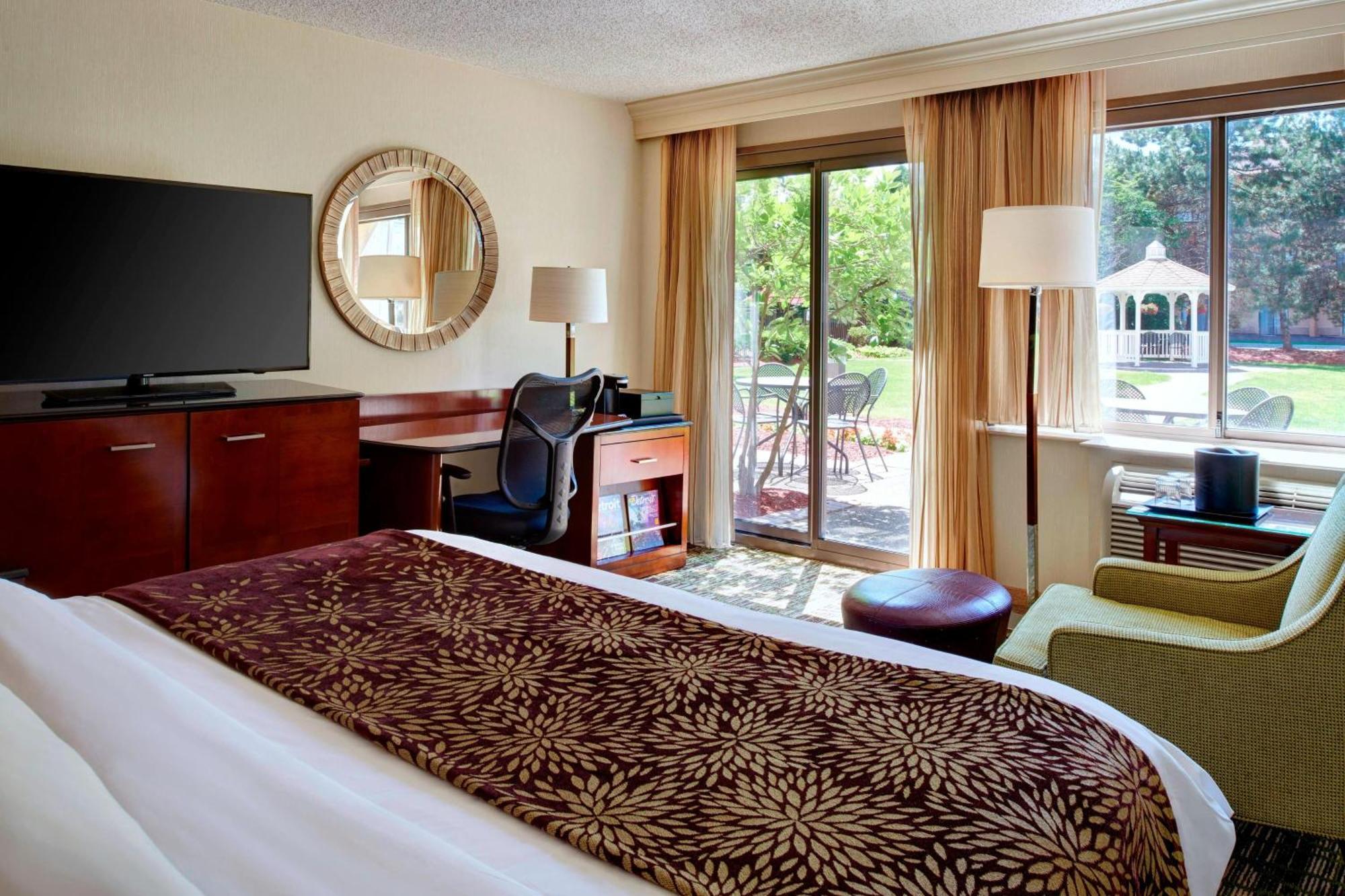 ดีทรอยต์ แมริออท ลิโวเนีย Hotel ภายนอก รูปภาพ